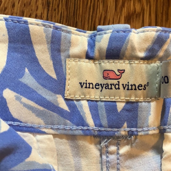 Vineyard Vines shorts - Picture 3 of 5